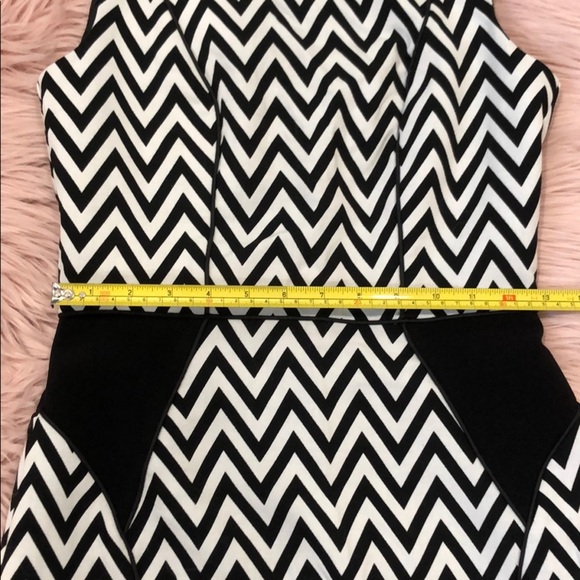 NWOT H&M Sleeveless Chevron Dress size 6 - Picture 4 of 7